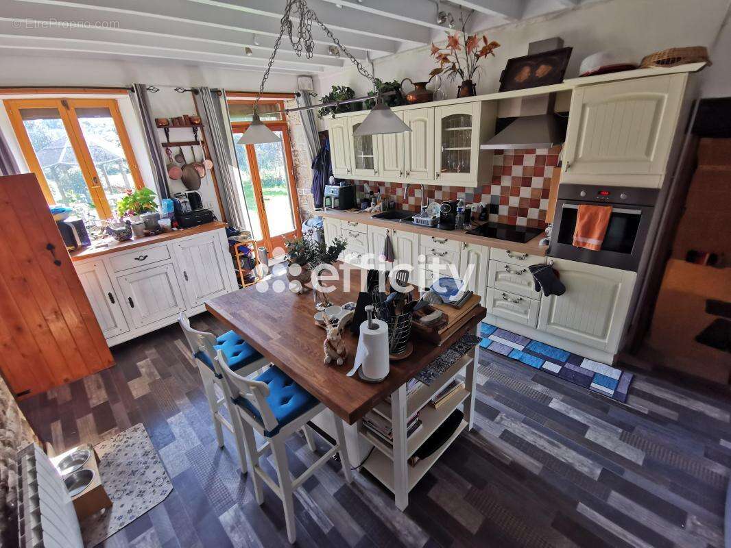 Maison à SAINT-SEVER-CALVADOS