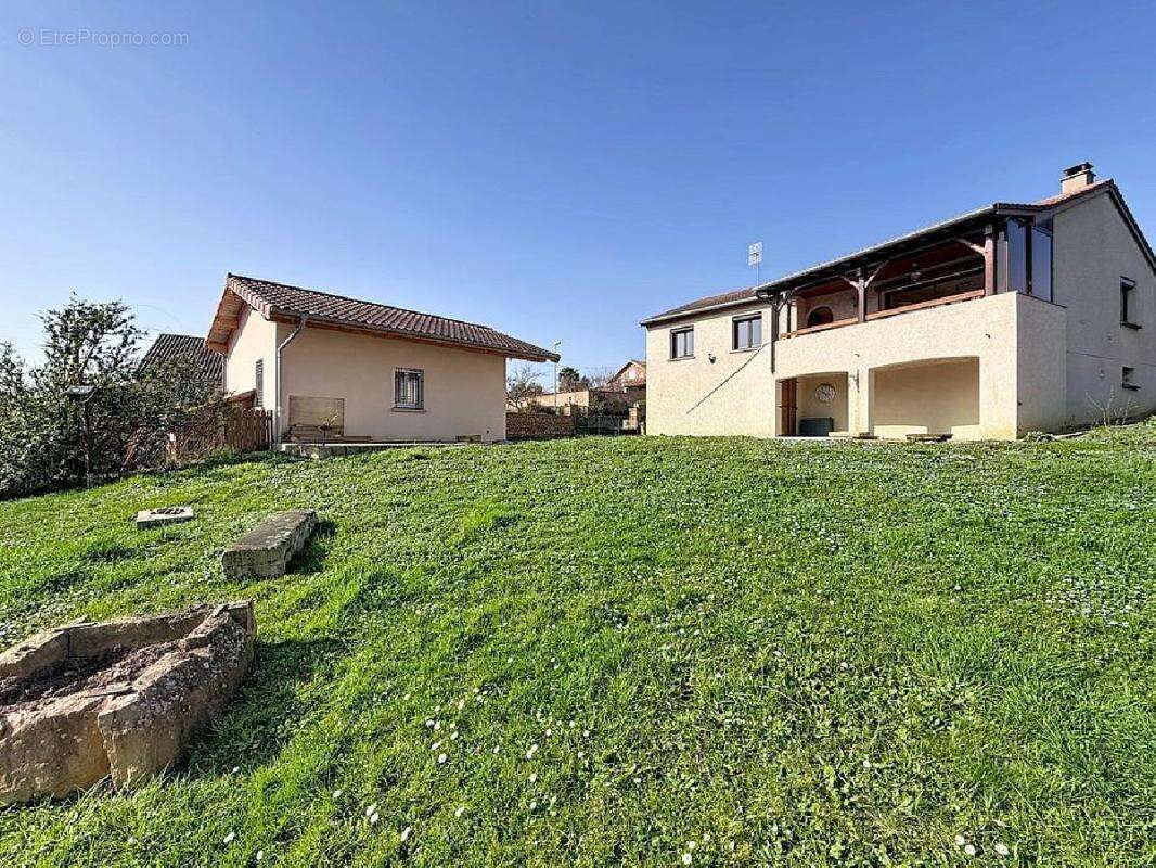 Maison à CRECHES-SUR-SAONE