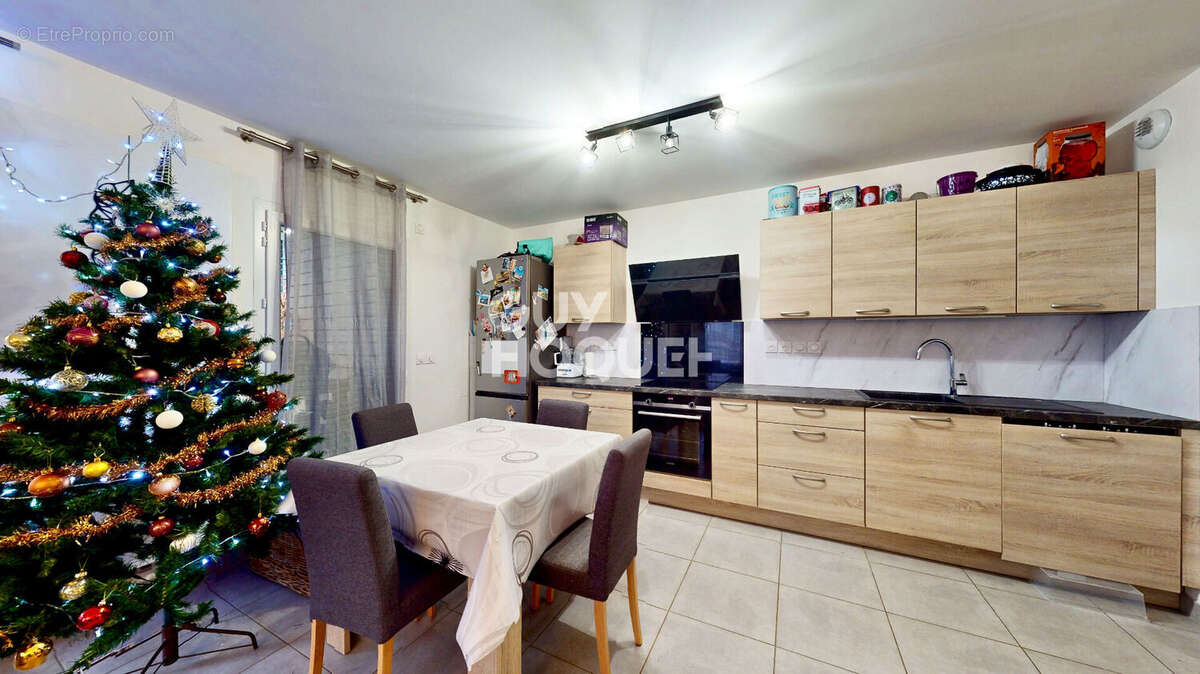 Appartement à POISY