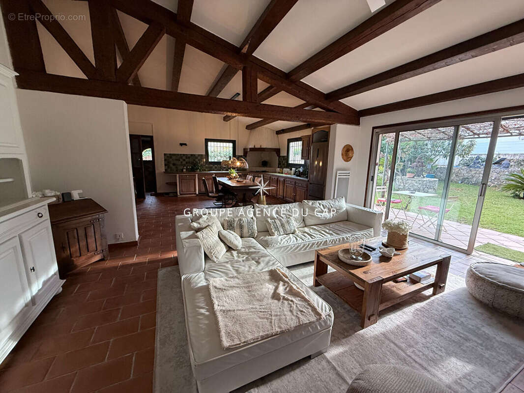 Maison à ROQUEBRUNE-SUR-ARGENS