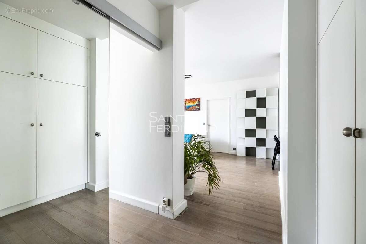 Appartement à PARIS-15E