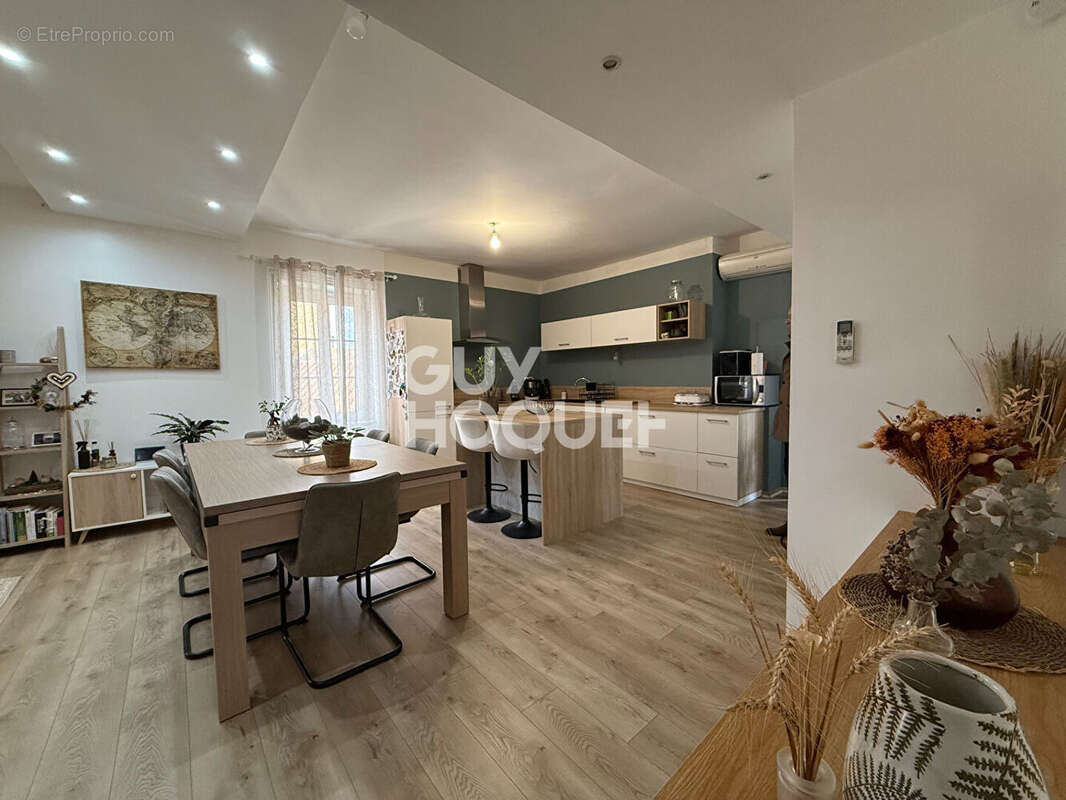 Appartement T2 Bis possibilité T3 au centre  d'Echalas de 73.27 m2 - photo 3