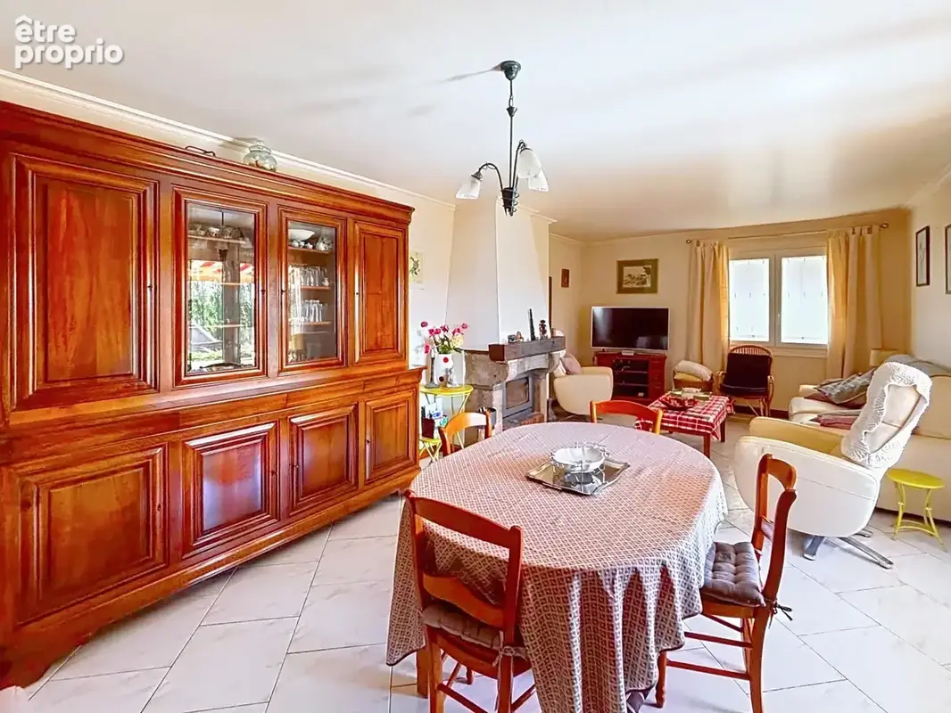  À VENDRE – Maison familiale de 198M² avec terrain de 1143 m² à Longueville, à 5 km de Granville et 3 km des plages - photo 5
