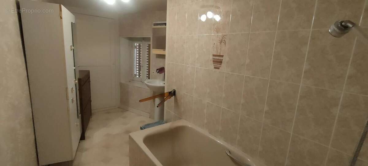 Maison à SAINT-BONNET-DE-JOUX