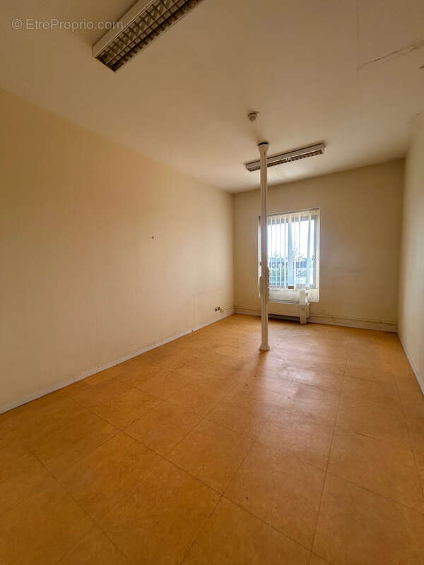 Commerce à CHAUMONT