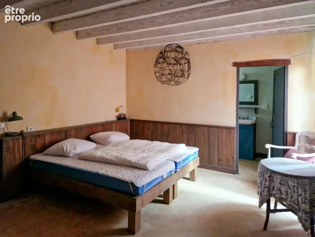 Belle maison de caractere en pierres avec 3,5ha et lac - photo 29