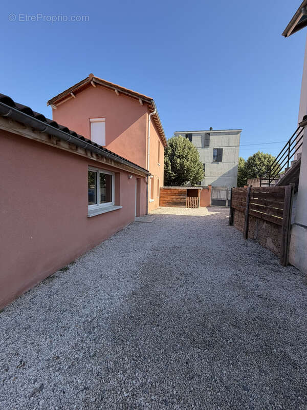 Villa de trois chambres proche du centre ville 104 m2 - photo 13