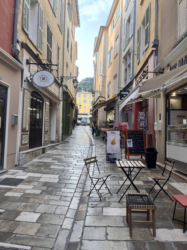 Commerce à HYERES