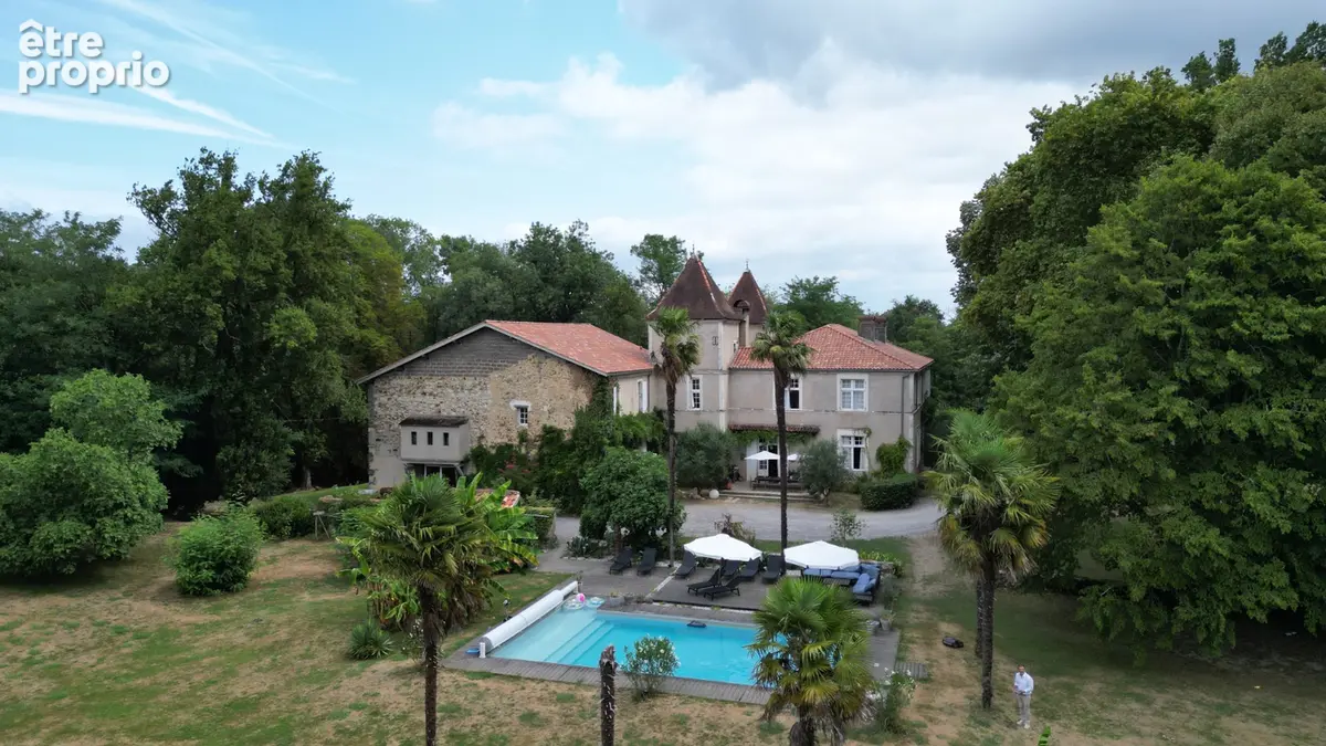 Château de prestige avec activité touristique et événementielle - photo 3
