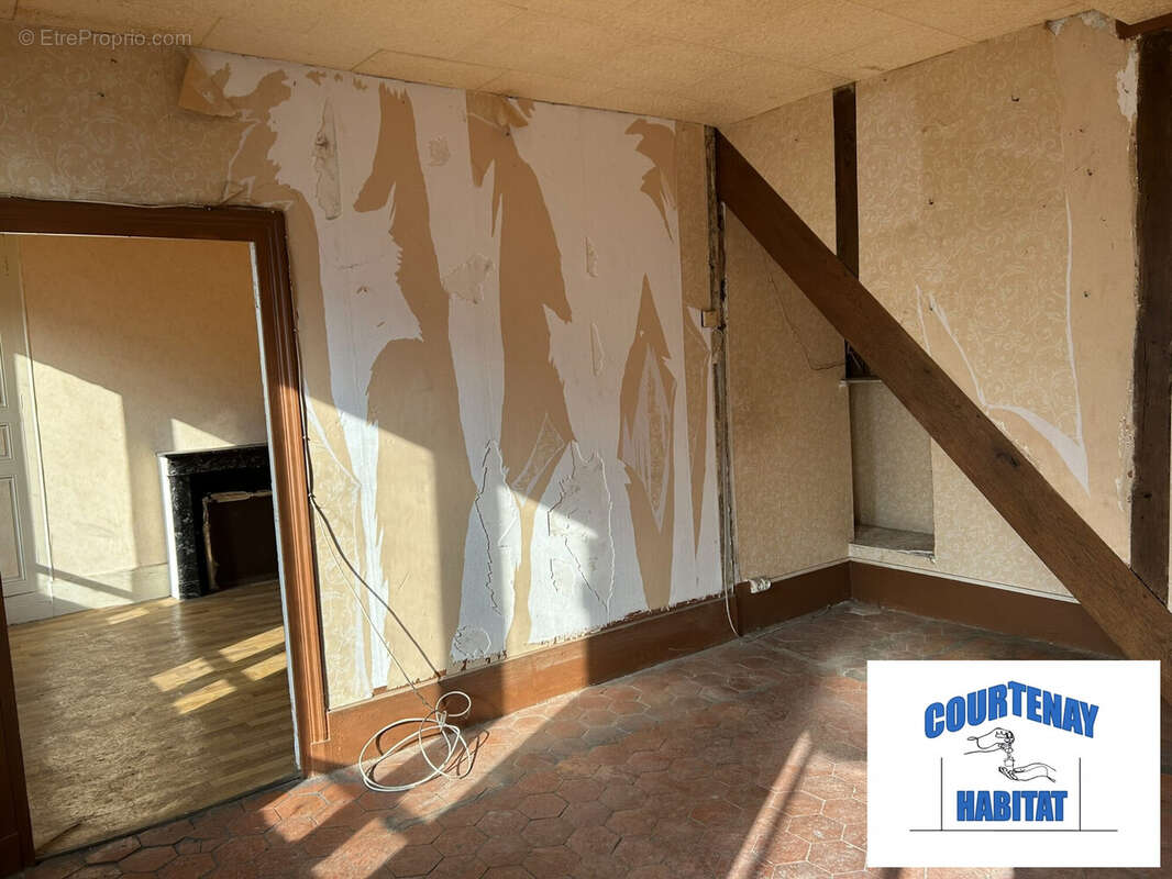 Maison 116 m² à Chateau-Renard  - photo 5