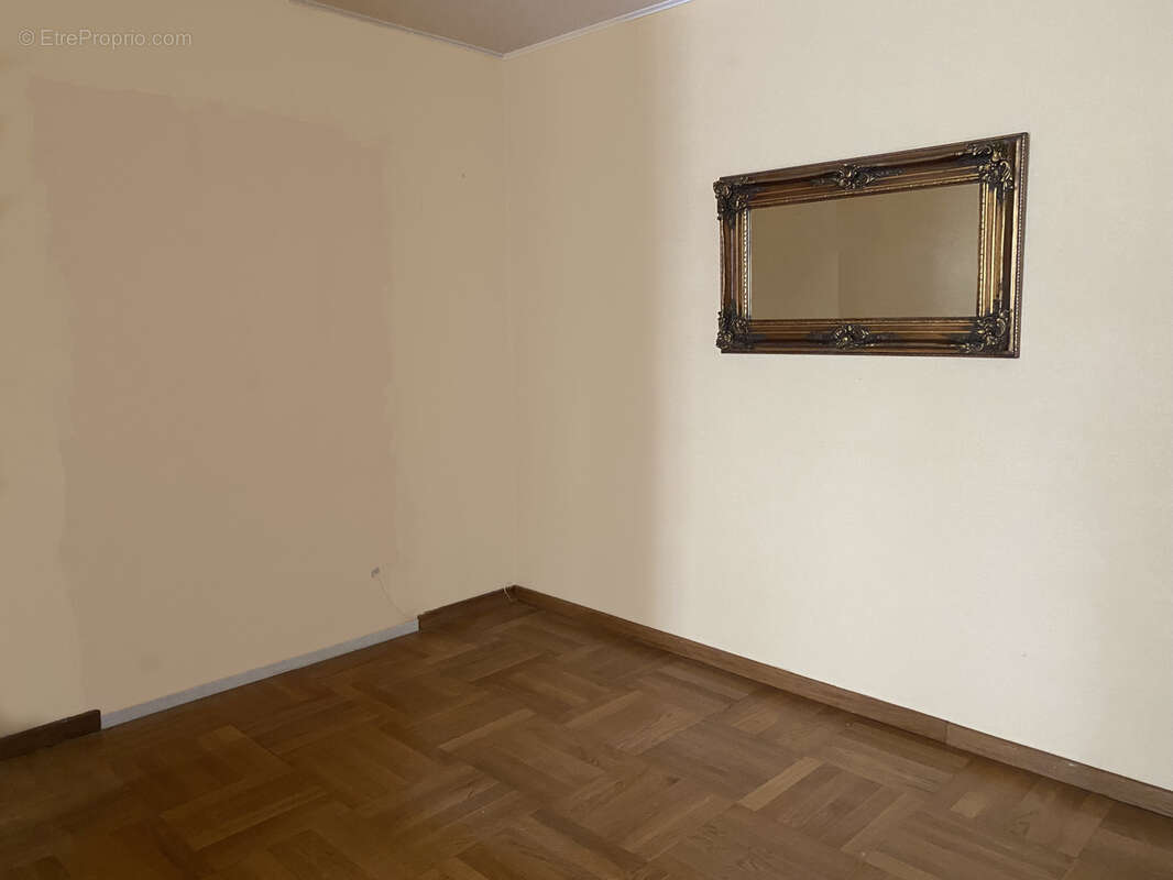 Appartement à LA GARENNE-COLOMBES