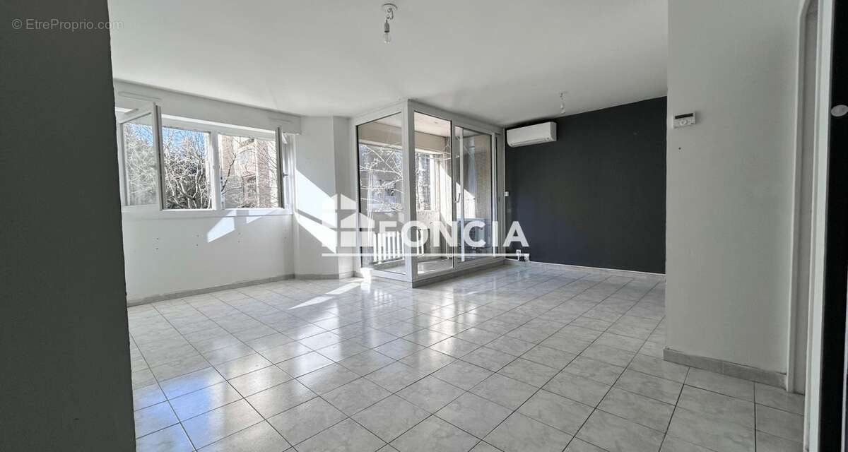 Appartement à MARSEILLE-12E