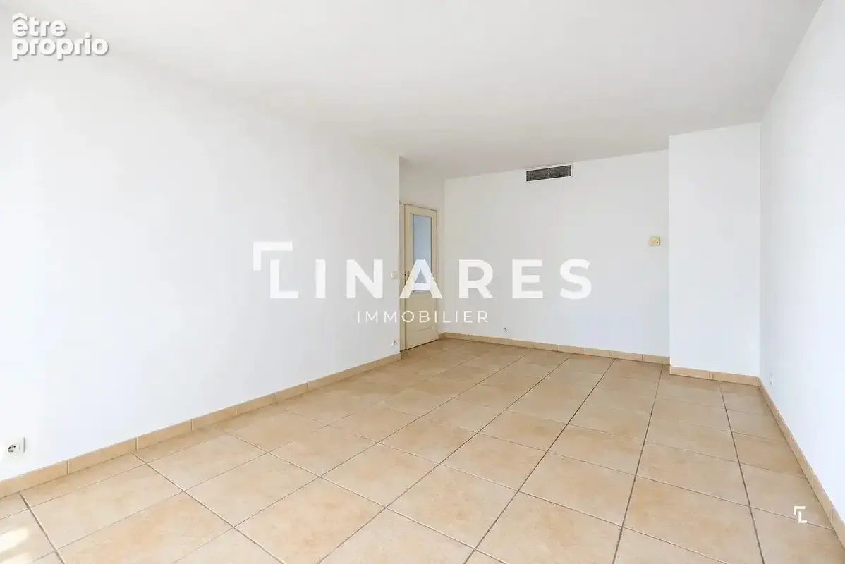 LE ROLAND – Appartement T3 de 76 m² - Terrasse – 13008 - photo 12