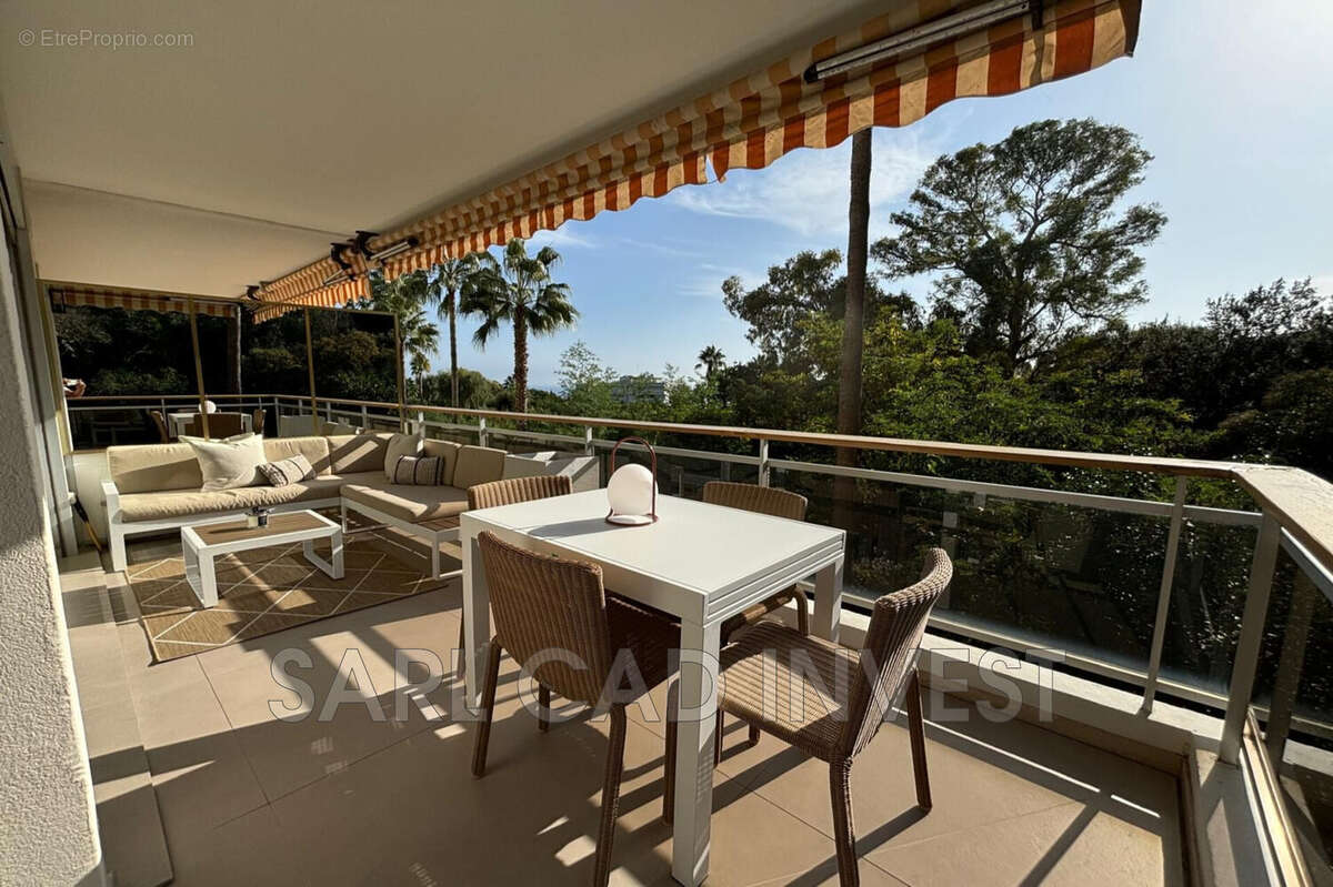 Appartement à VALLAURIS