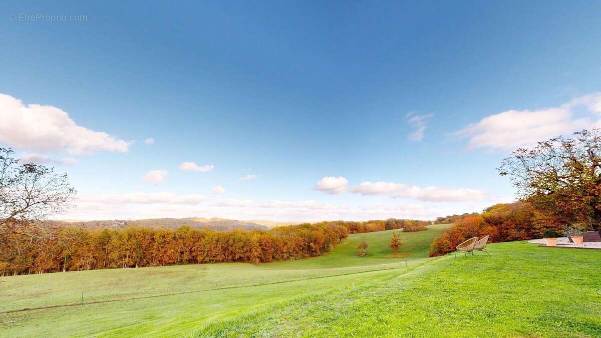 Proprietedexceptionavecvueepoustouflante1104202516 - Maison à SAINT-CYPRIEN