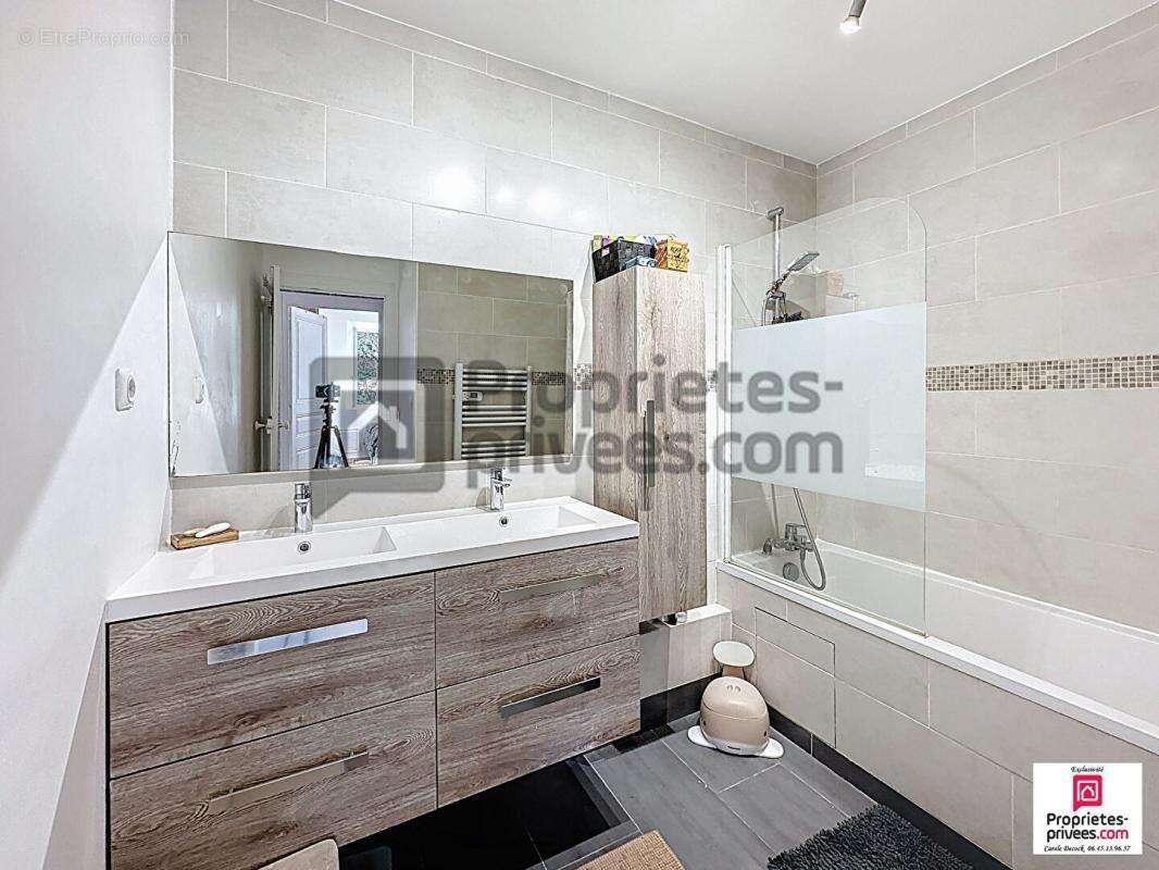 Appartement à EMERAINVILLE