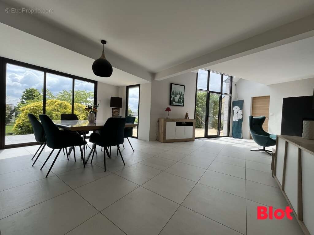 Maison à BAIN-DE-BRETAGNE