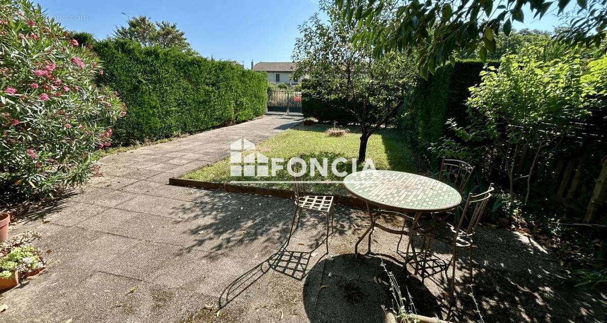 Maison à ROUSSILLON