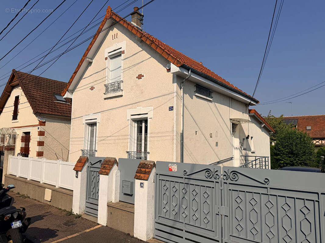 NEVERS quartier Aquabalt, proche de toutes commodités, agréable maison 1930 rénovée - photo 4