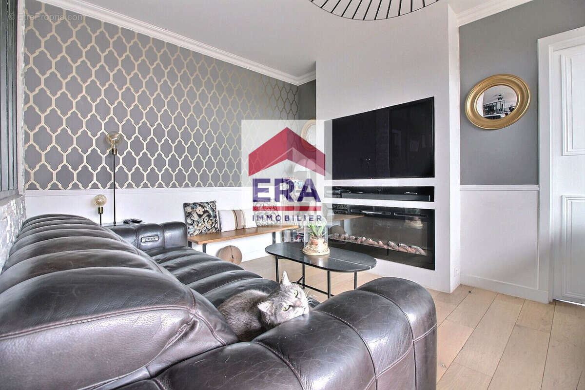 Appartement à VILLENEUVE-LA-GARENNE