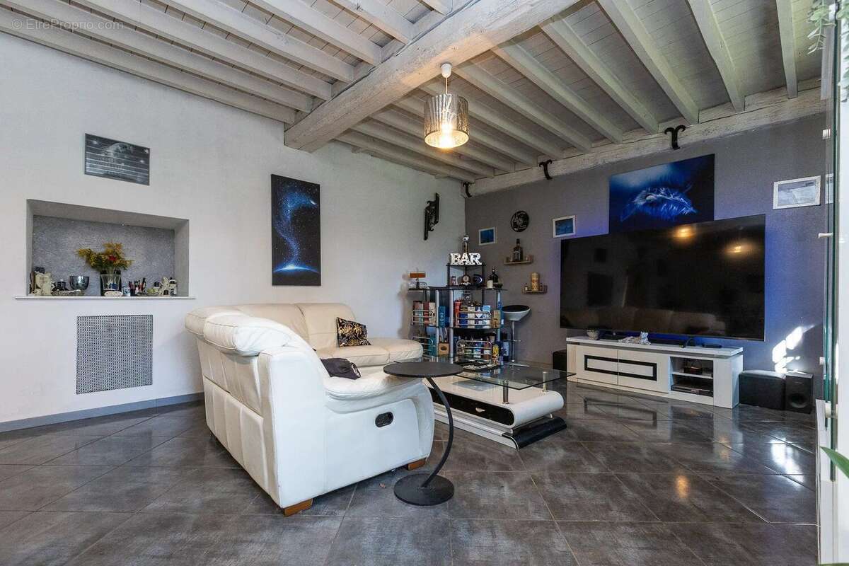 Maison à MONTFERRAT