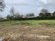 Terrain à SAINT-JULIEN-DES-LANDES