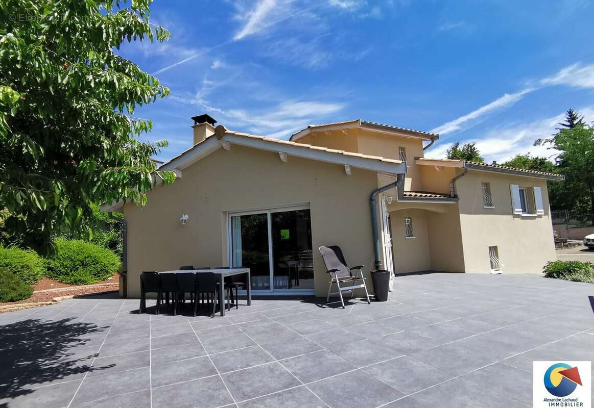 Maison à SAINT-QUENTIN-FALLAVIER