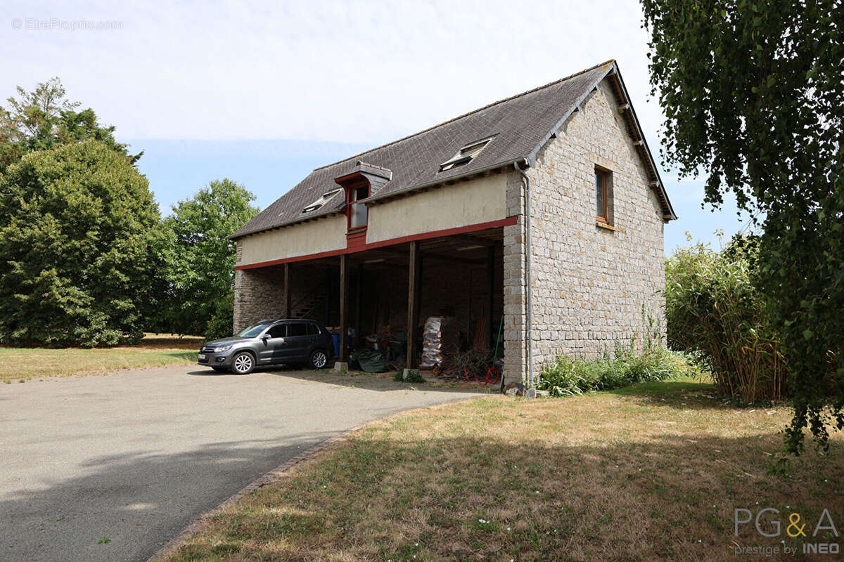 DOMLOUP - Métairie et ses dépendances à quelques Km de Cesson - photo 4