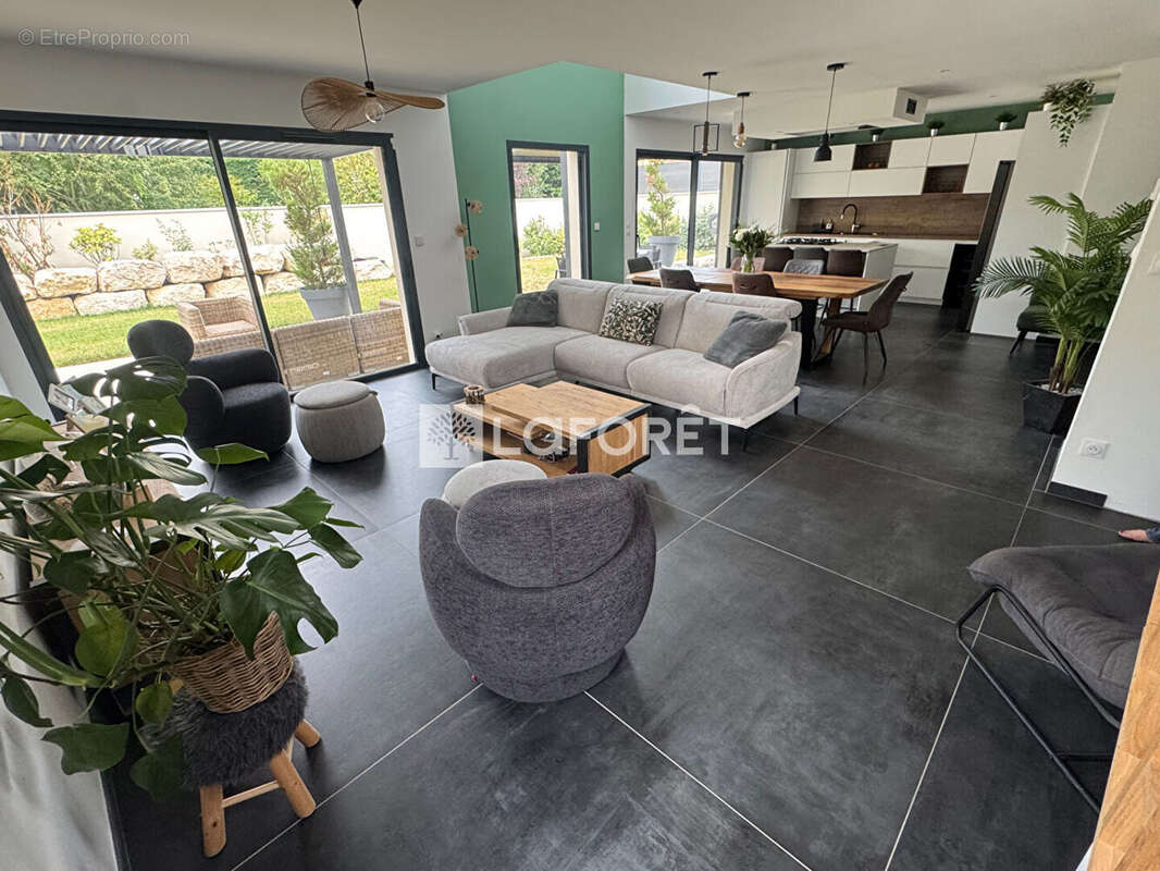 Villa contemporaire 6 pièce(s) 139.54 m2 - photo 5