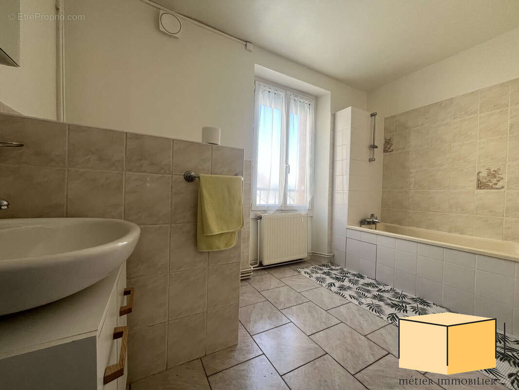 Maison 71 m² à Belley  - photo 7