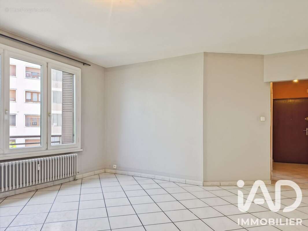 Appartement 59 m² à Chambery  - photo 4