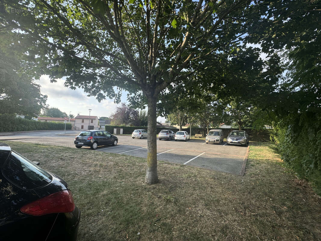 Appartement à LESPINASSE