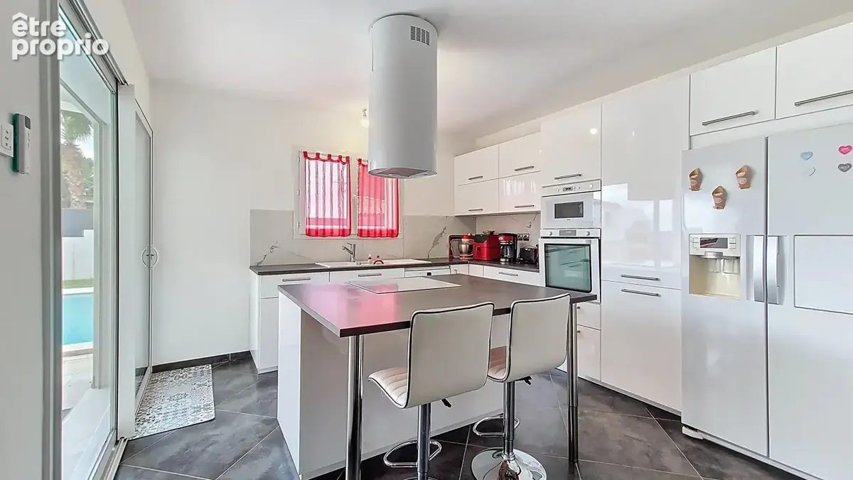 À vendre   Villa de plain-pied avec appartement T2  piscine et grand sous-sol   Saint-Sériès (34400, - photo 6