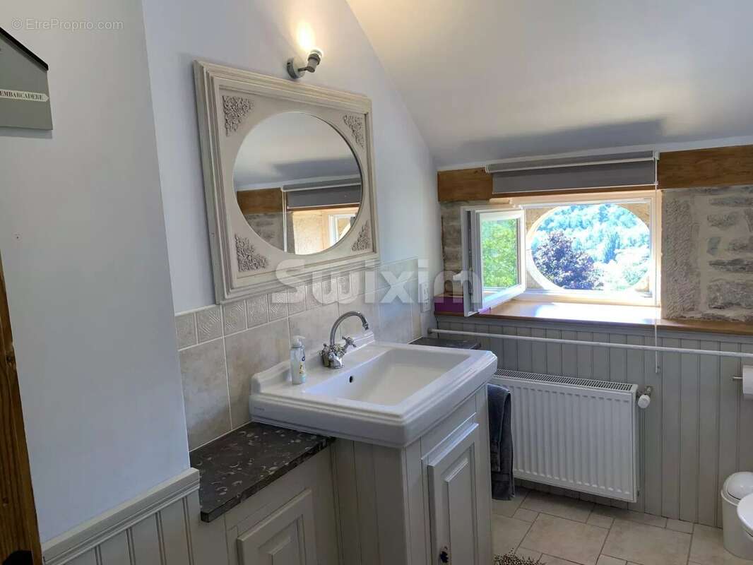 Maison à CULLES-LES-ROCHES