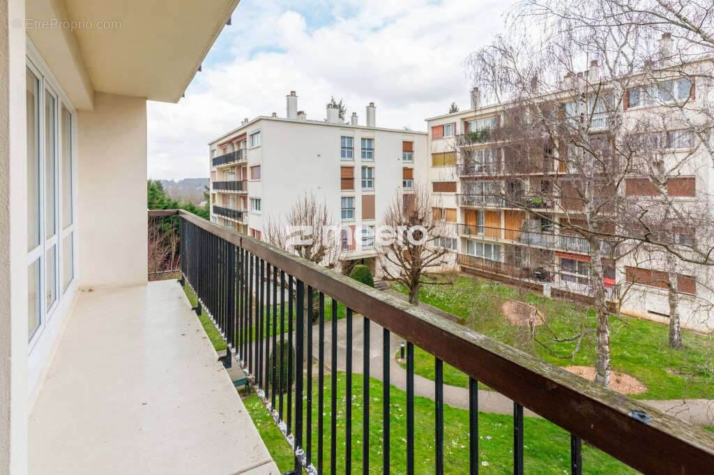 Appartement à MENNECY