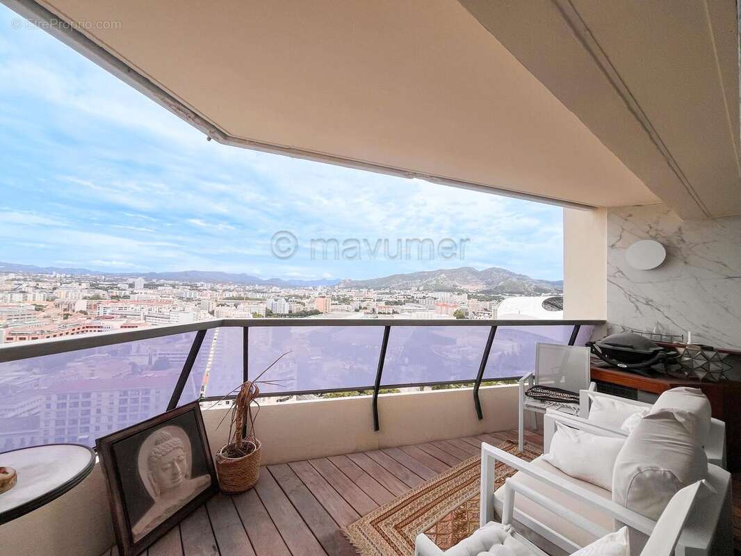 Appartement T2 Grand Pavois avec balcon et piscine Carré d\'OR  13008 Marseille n°5 - Appartement à MARSEILLE-8E