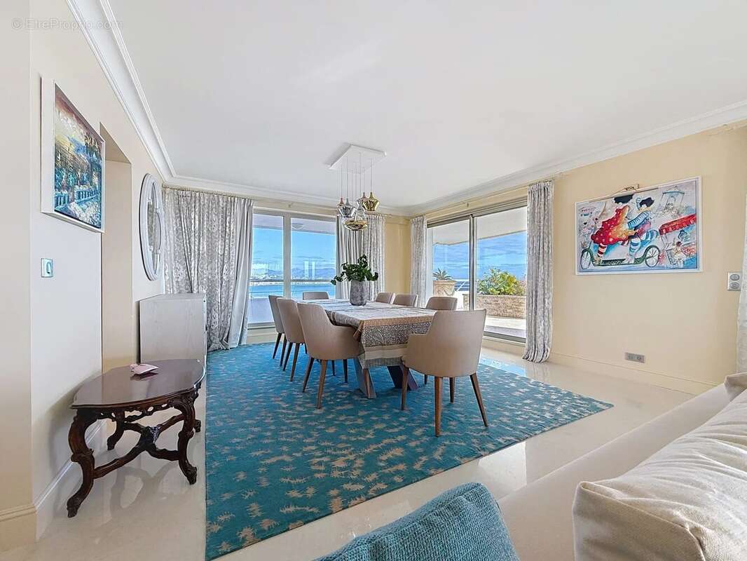 Appartement à VILLENEUVE-LOUBET