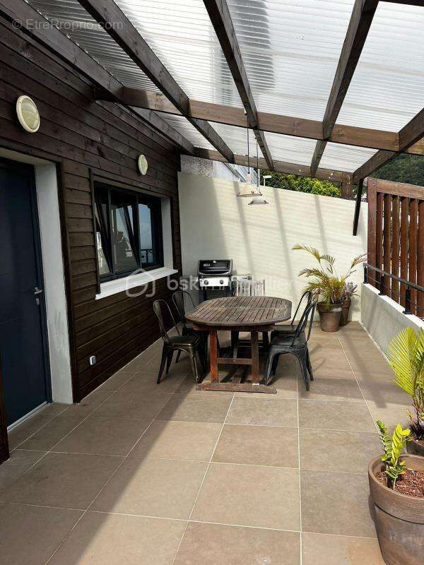 Maison à LES AVIRONS