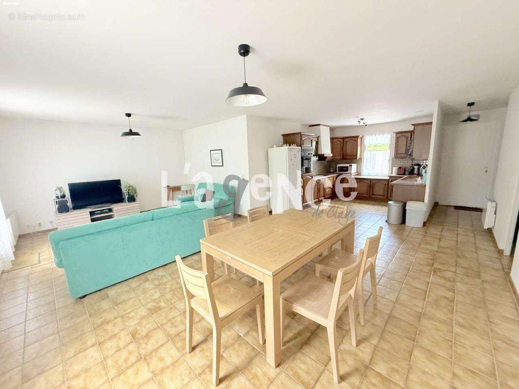 Maison à CLAYE-SOUILLY