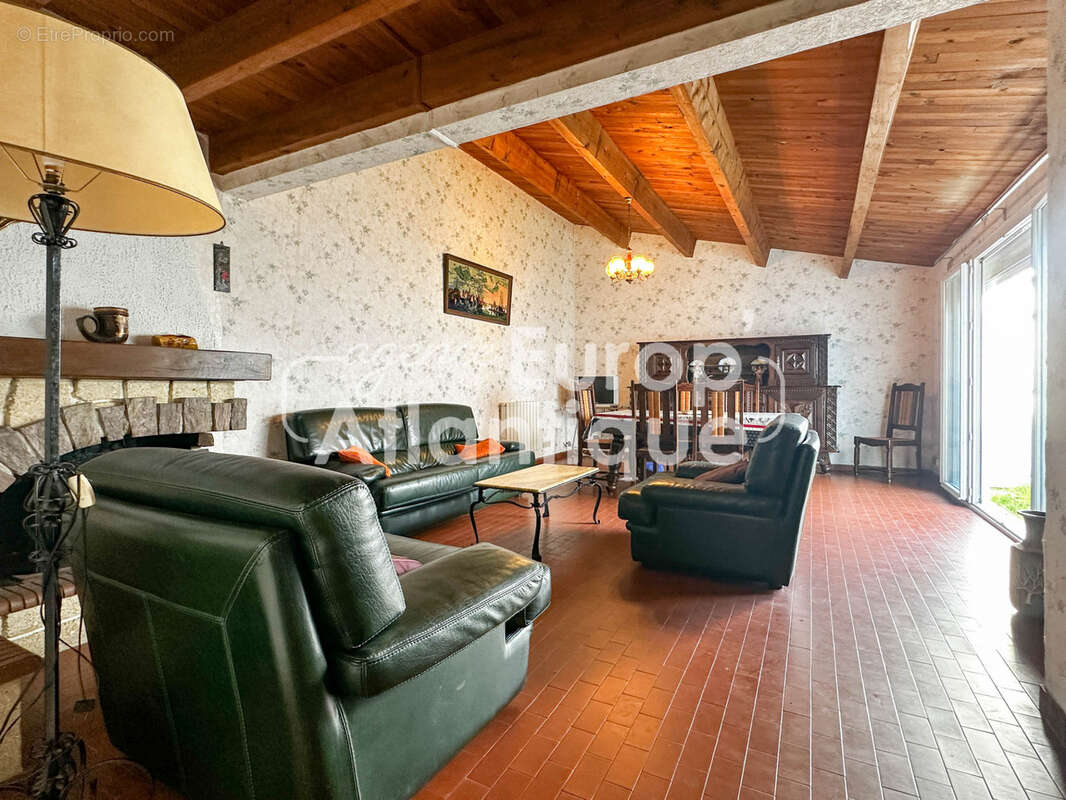 Maison à LES MATHES