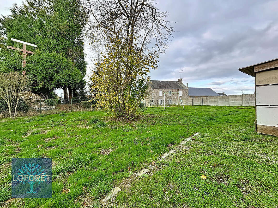 Maison à LA BAZOUGE-DU-DESERT