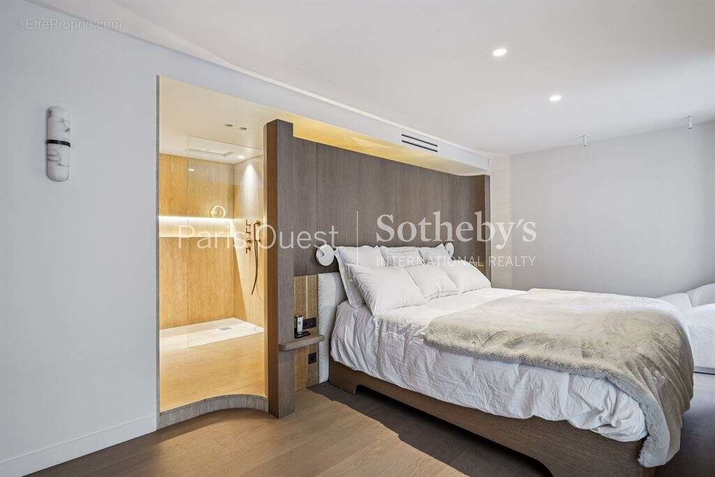 Appartement à LEVALLOIS-PERRET