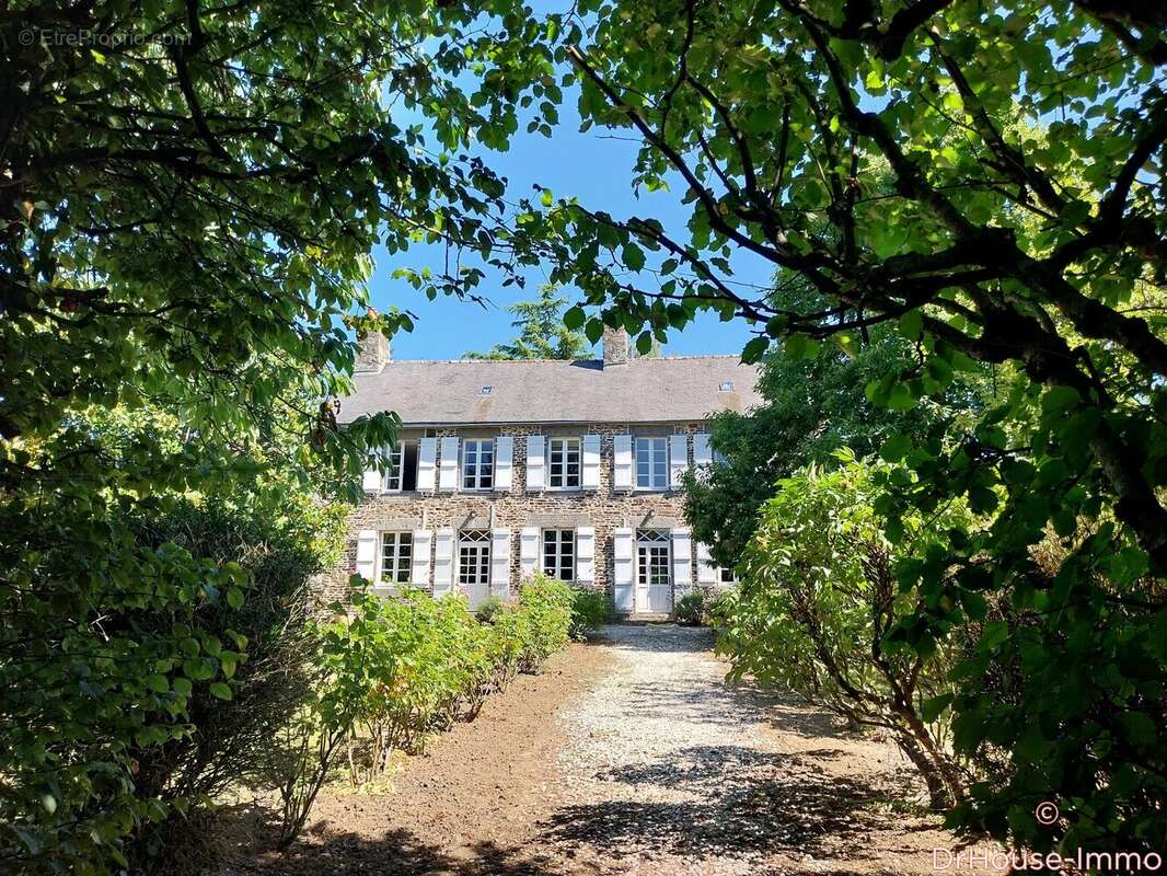 Maison 235 m² à Tesse-Froulay  - photo 4