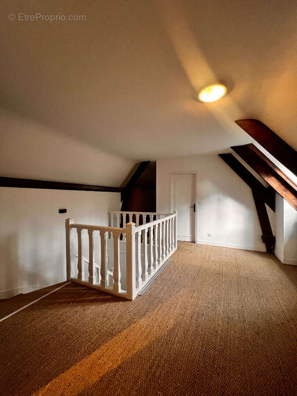 Maison à AUMONT-EN-HALATTE