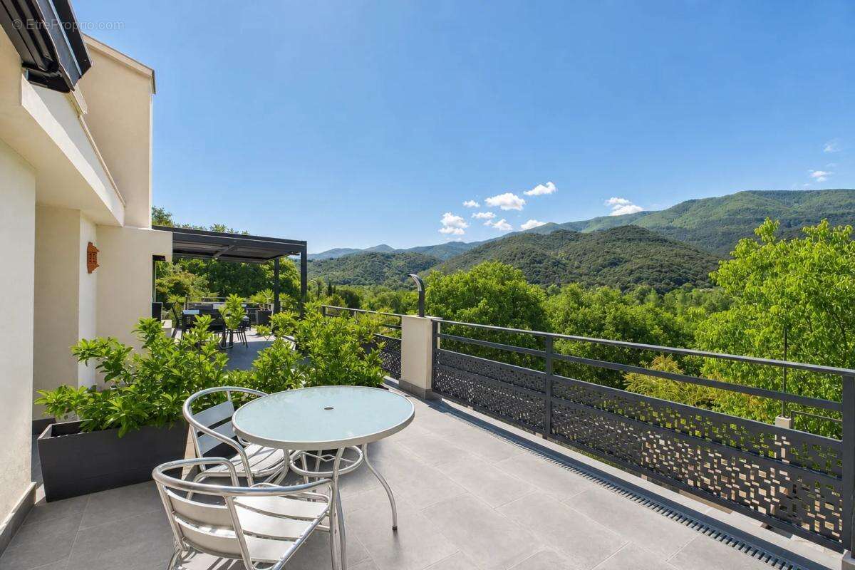 Vente de cette unique propriété de 12 pièces, 288 m², située à Amélie-les-Bains-Palalda - photo 13