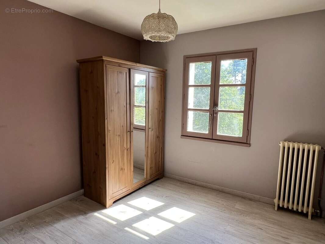 Maison à SAINT-SAUD-LACOUSSIERE