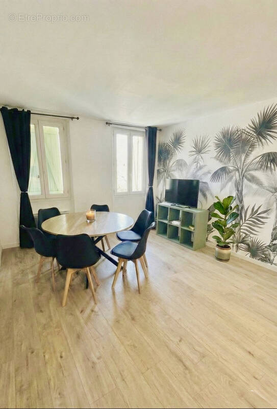 Appartement à VALLAURIS