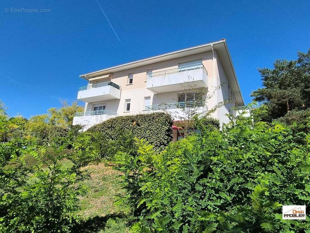 Appartement 58 m² à Soyaux  - photo 1
