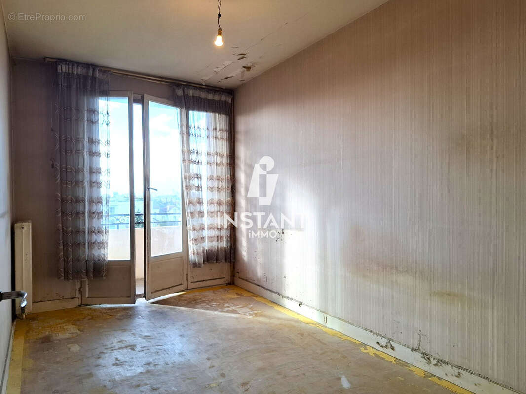 Appartement à SAINT-MAUR-DES-FOSSES