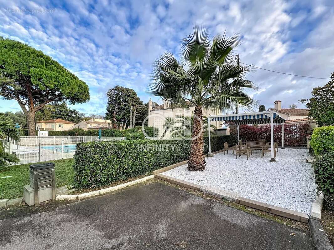 Appartement à VALLAURIS